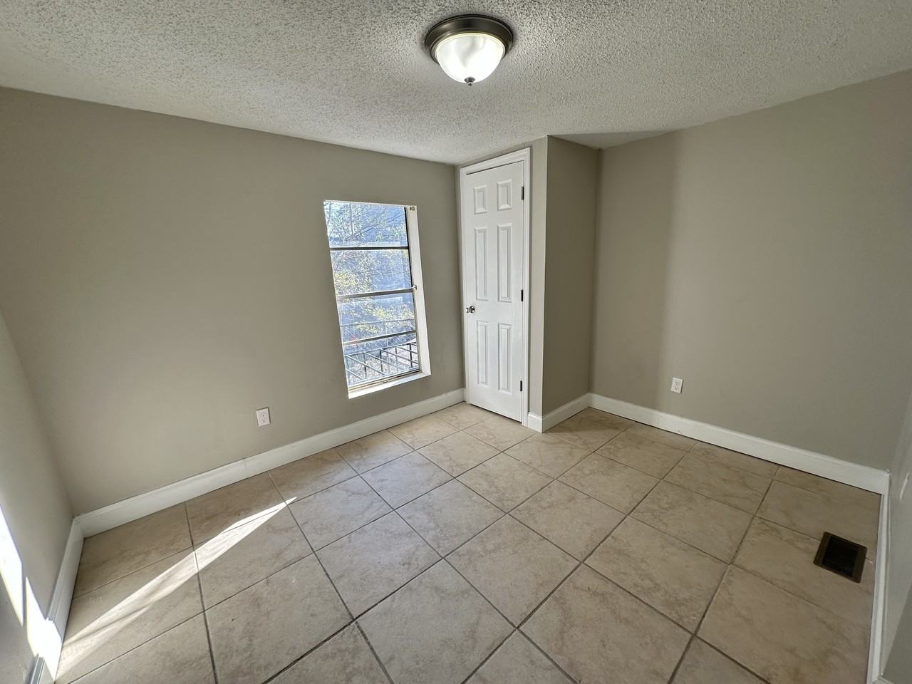 1512 Cherry Ave #1 - Photo 7 of 8