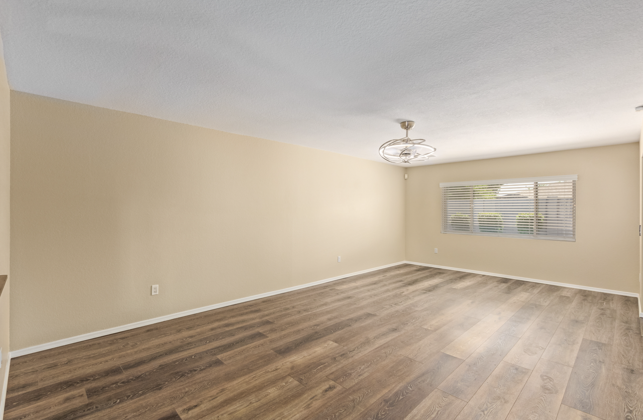 2113 E Pebble Beach Dr #1 - Photo 3 of 20