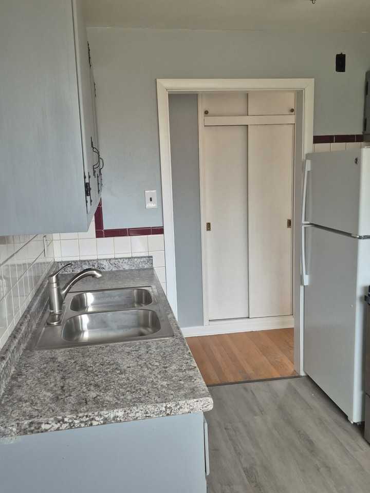 9352 Bellefontaine Rd #1 - Photo 7 of 42