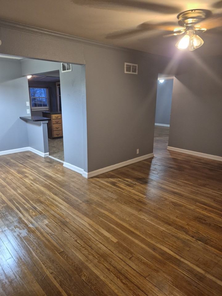 1539 Comet Dr #1 - Photo 7 of 50