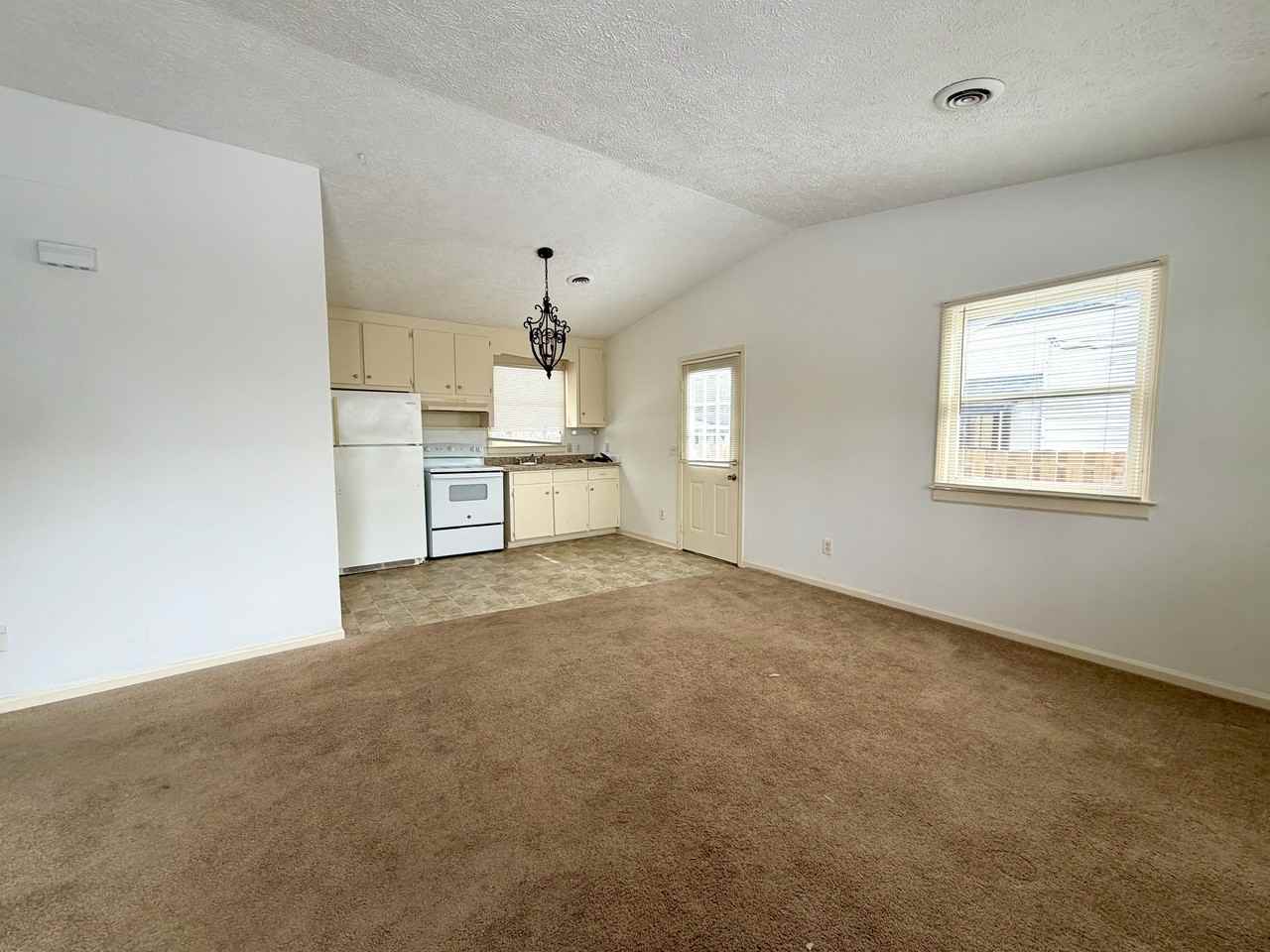 312 Clay St #1 - Photo 2 of 10