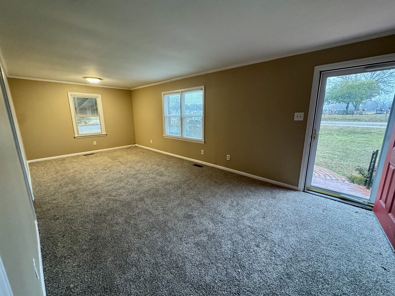 702 E Washington St #1 - Photo 2 of 9