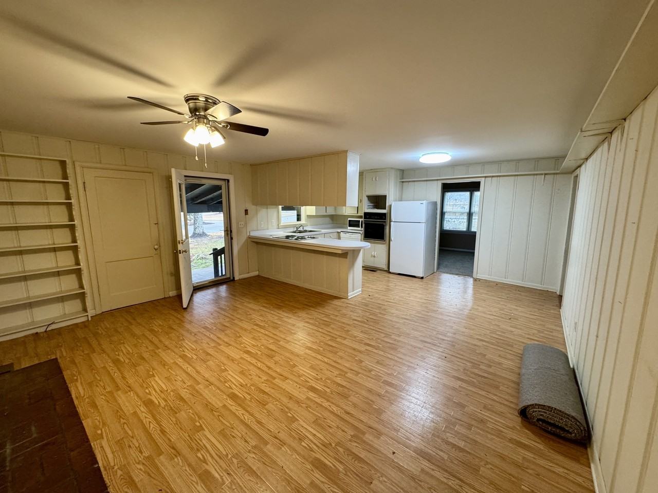 702 E Washington St #1 - Photo 5 of 9