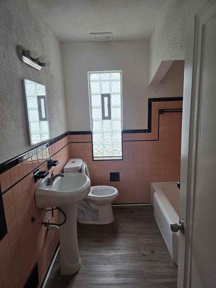 5026 Philip St #1 - Photo 4 of 10