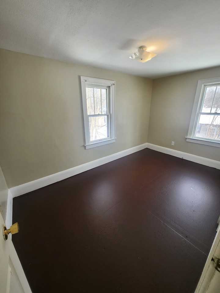 87 Brighton Dr #1 - Photo 5 of 8