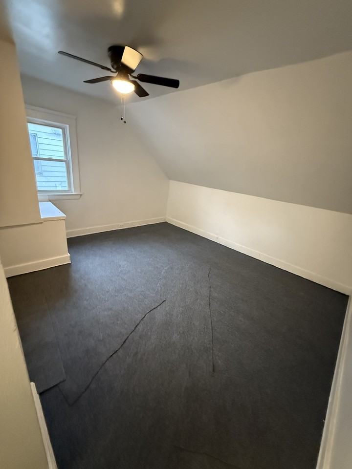 2840 E 122nd St #1 - Photo 6 of 8