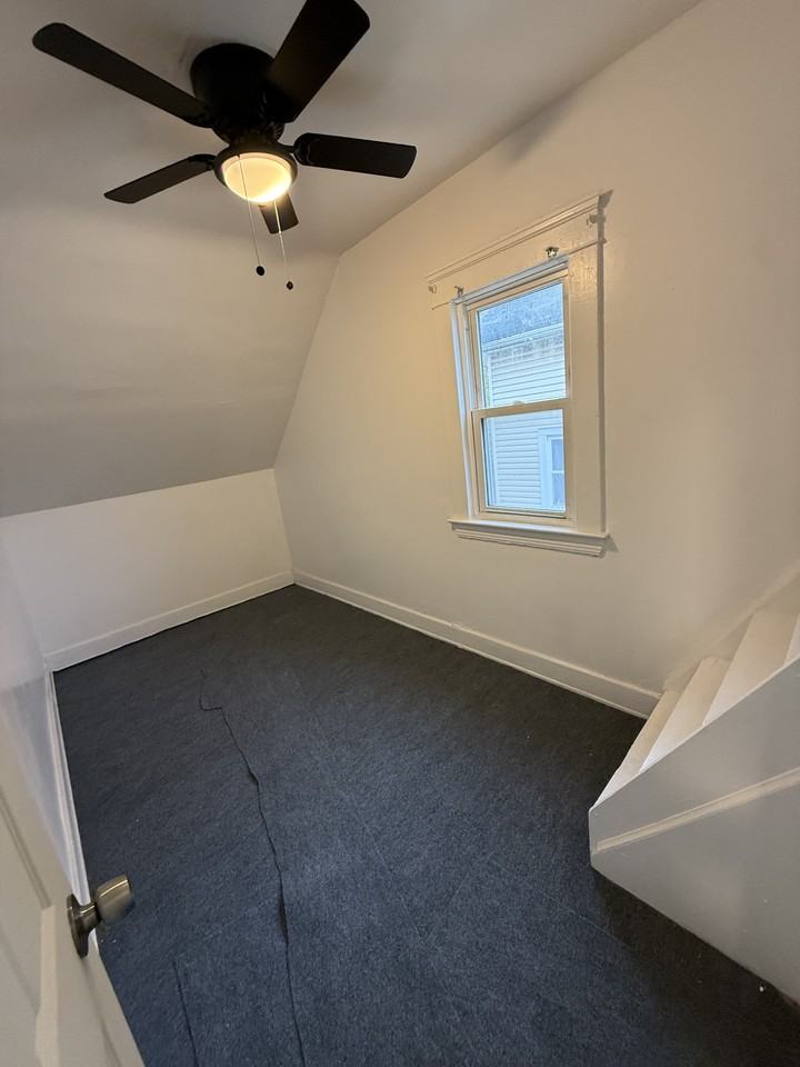 2840 E 122nd St #1 - Photo 7 of 8