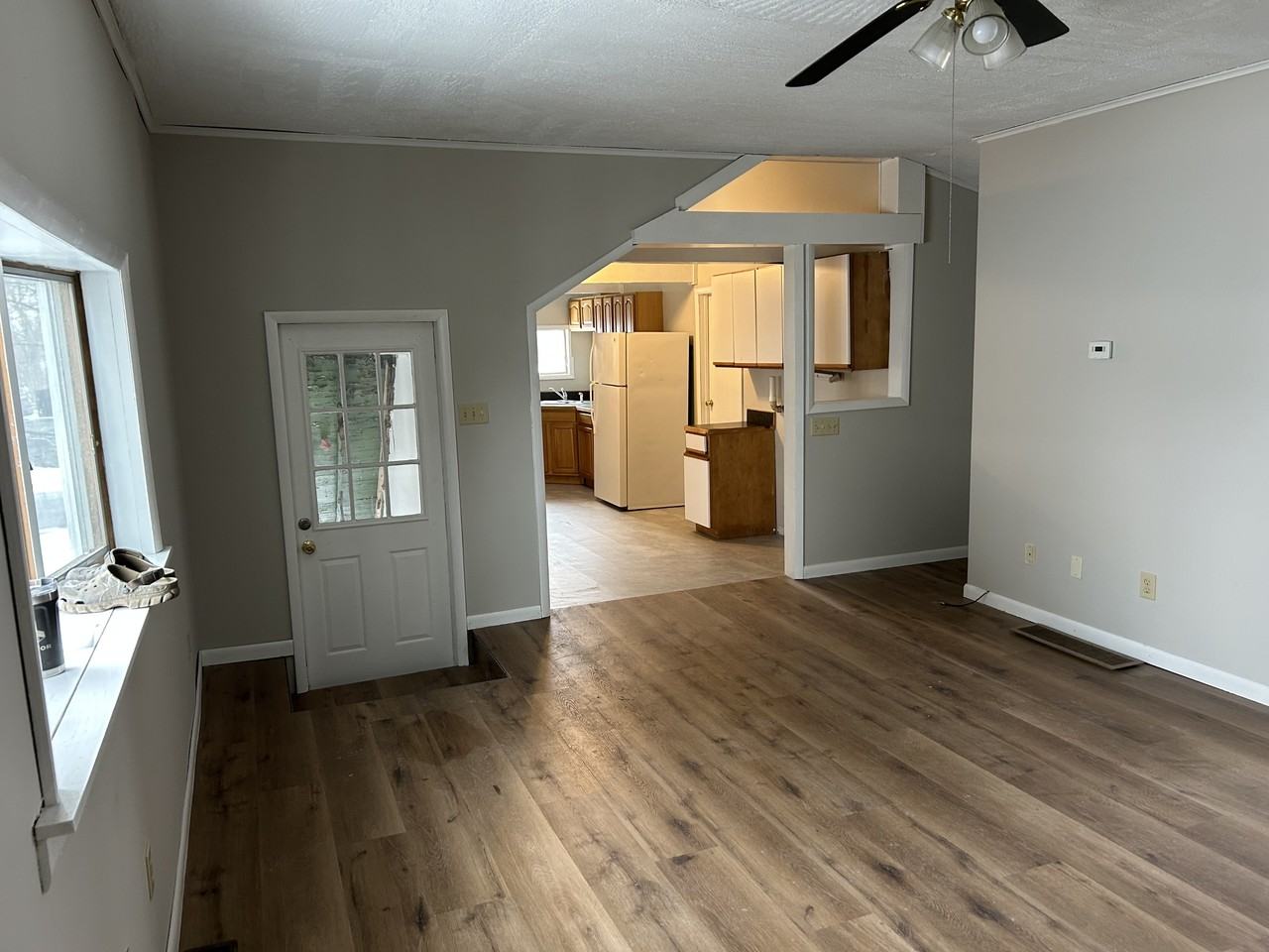 245 E Walnut St #D - Photo 4 of 9