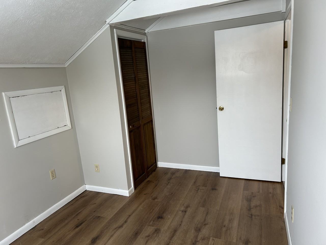 245 E Walnut St #D - Photo 6 of 9