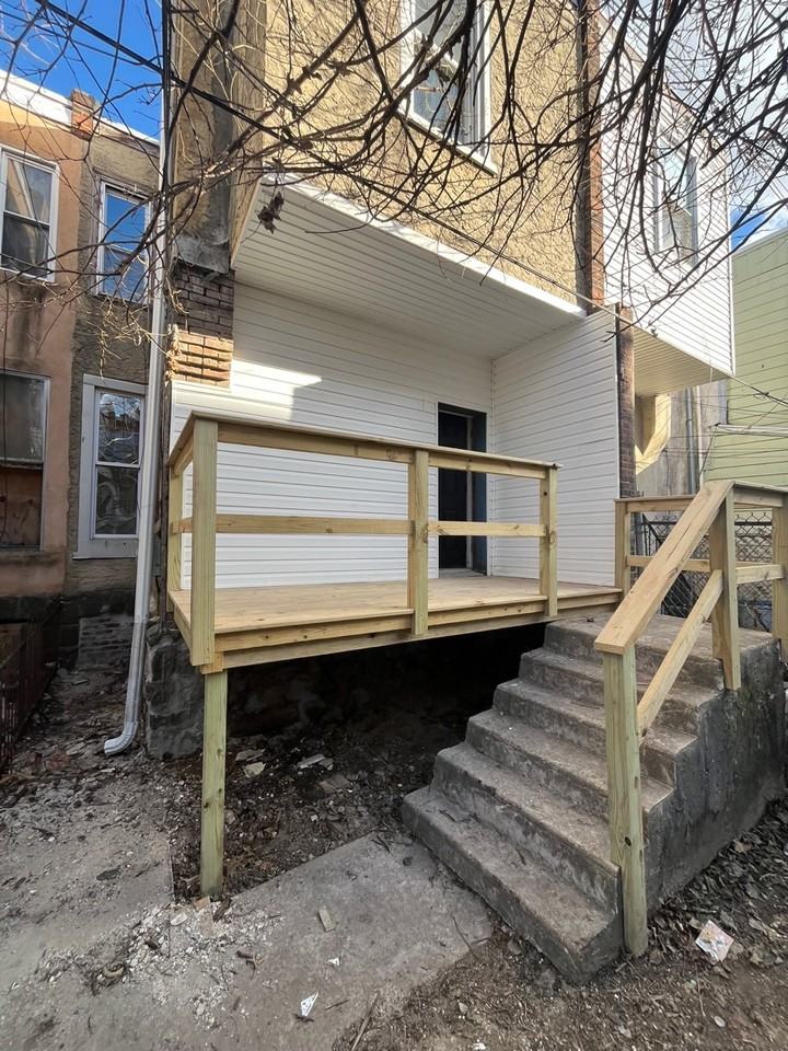 904 S Cecil St #1 - Photo 3 of 8