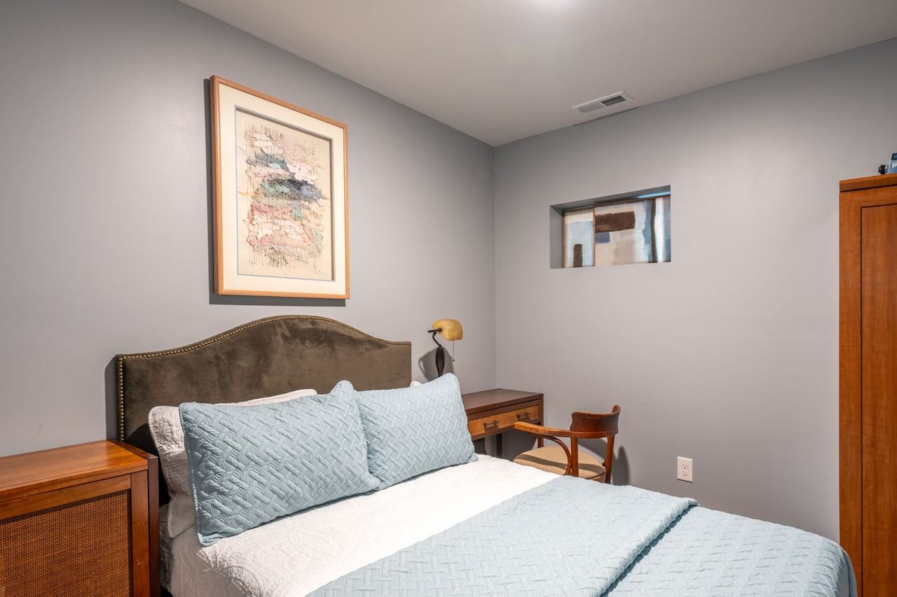 2205 Emerald St #1 - Photo 3 of 15
