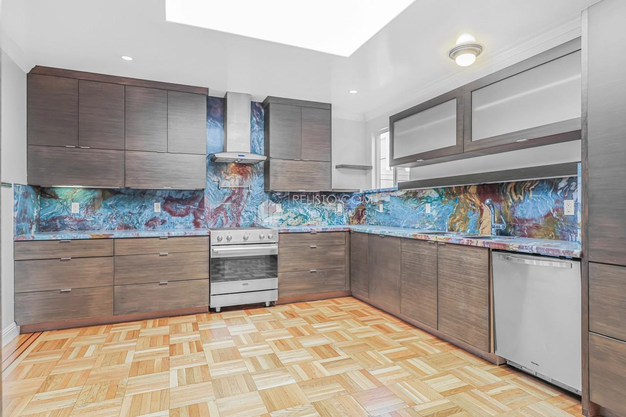 2629 Lombard St - Photo 5 of 22