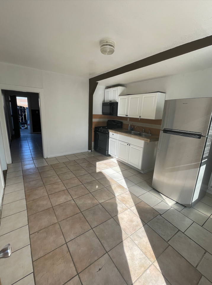 124 E Evans Ave #1 - Photo 4 of 12