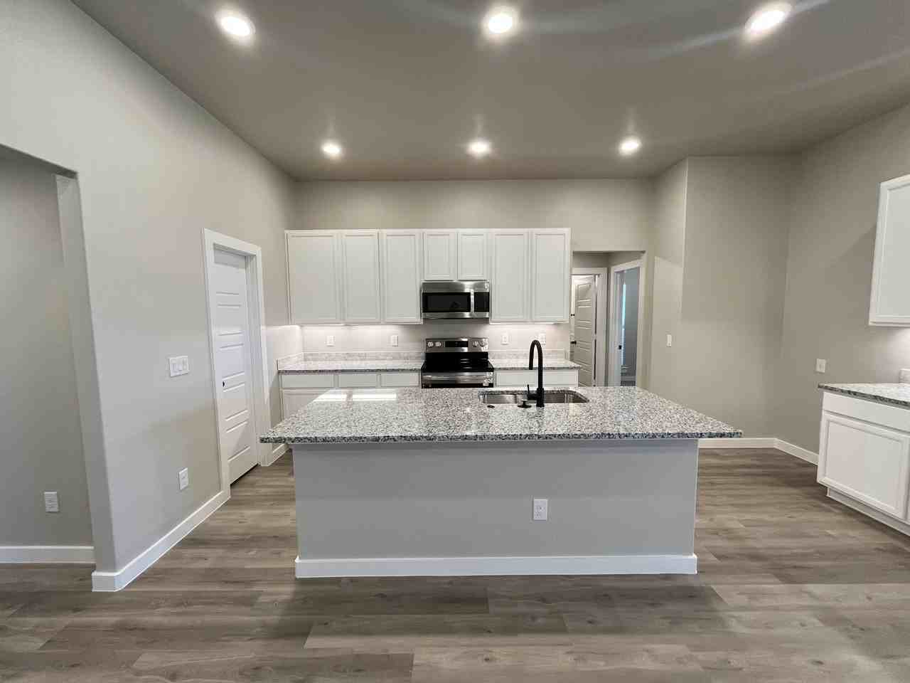 1301 Ross Ave #1 - Photo 7 of 30