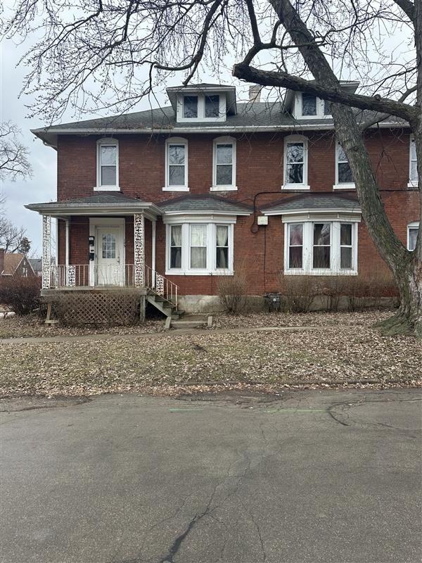 123 1/2 N Cherry Ave #123-5