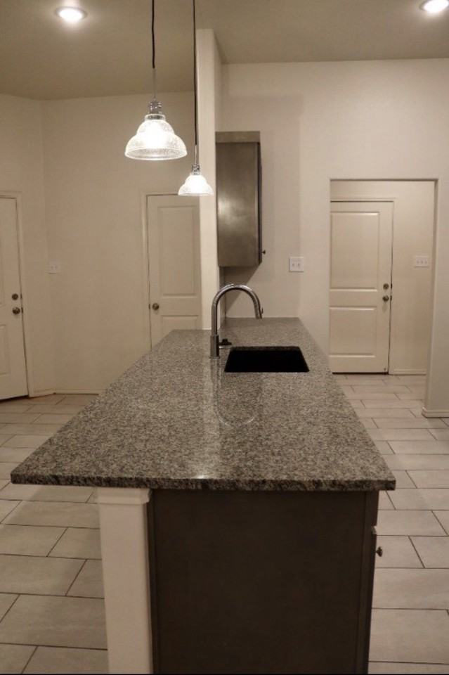 1824 Corpus Ave #1 - Photo 4 of 15