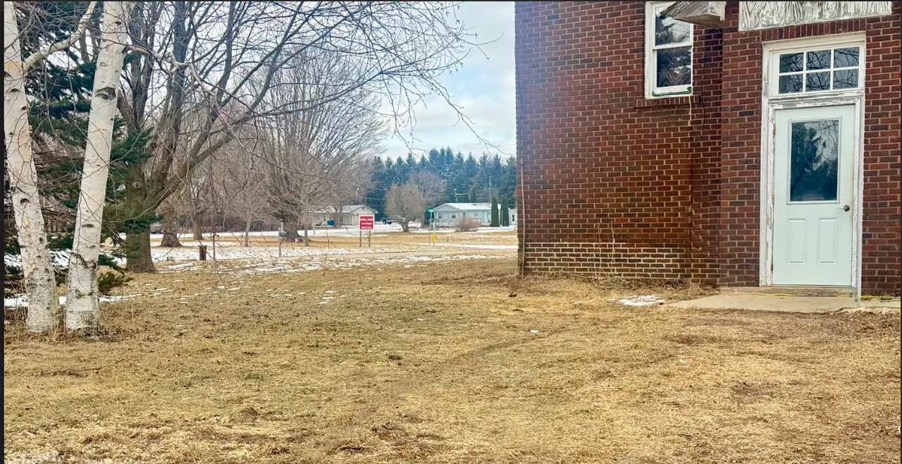 403 Griswold St #1 - Photo 2 of 3