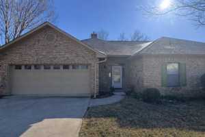 featured image of 607 Mustang Dr #1