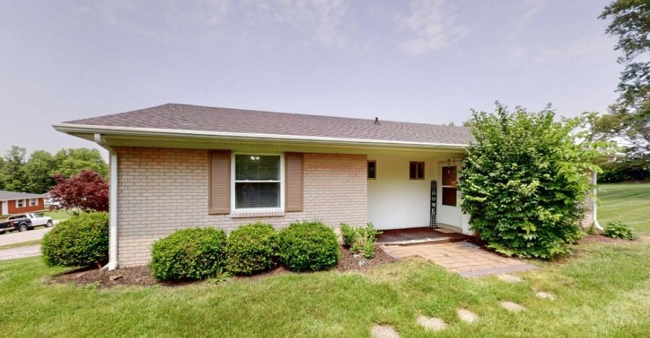 75 Juniper Dr #2 - Photo 2 of 7