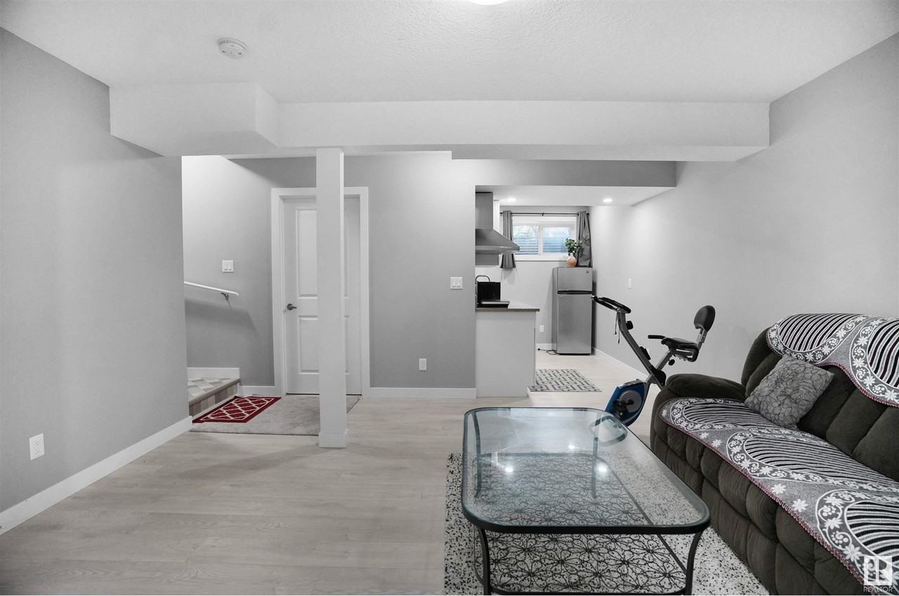 2333 Wonnacott Cres Sw #BS - Photo 3 of 8