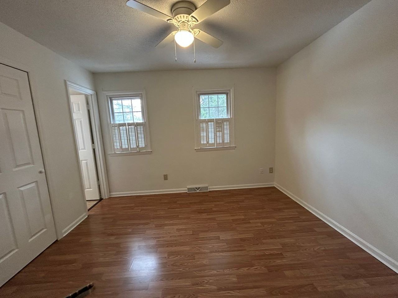 405 Herndon Dr - Photo 6 of 12