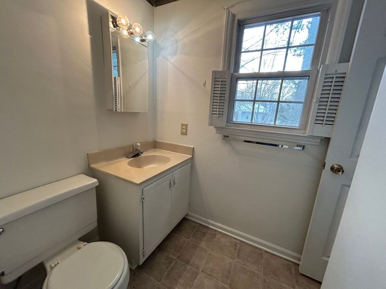 405 Herndon Dr - Photo 7 of 12