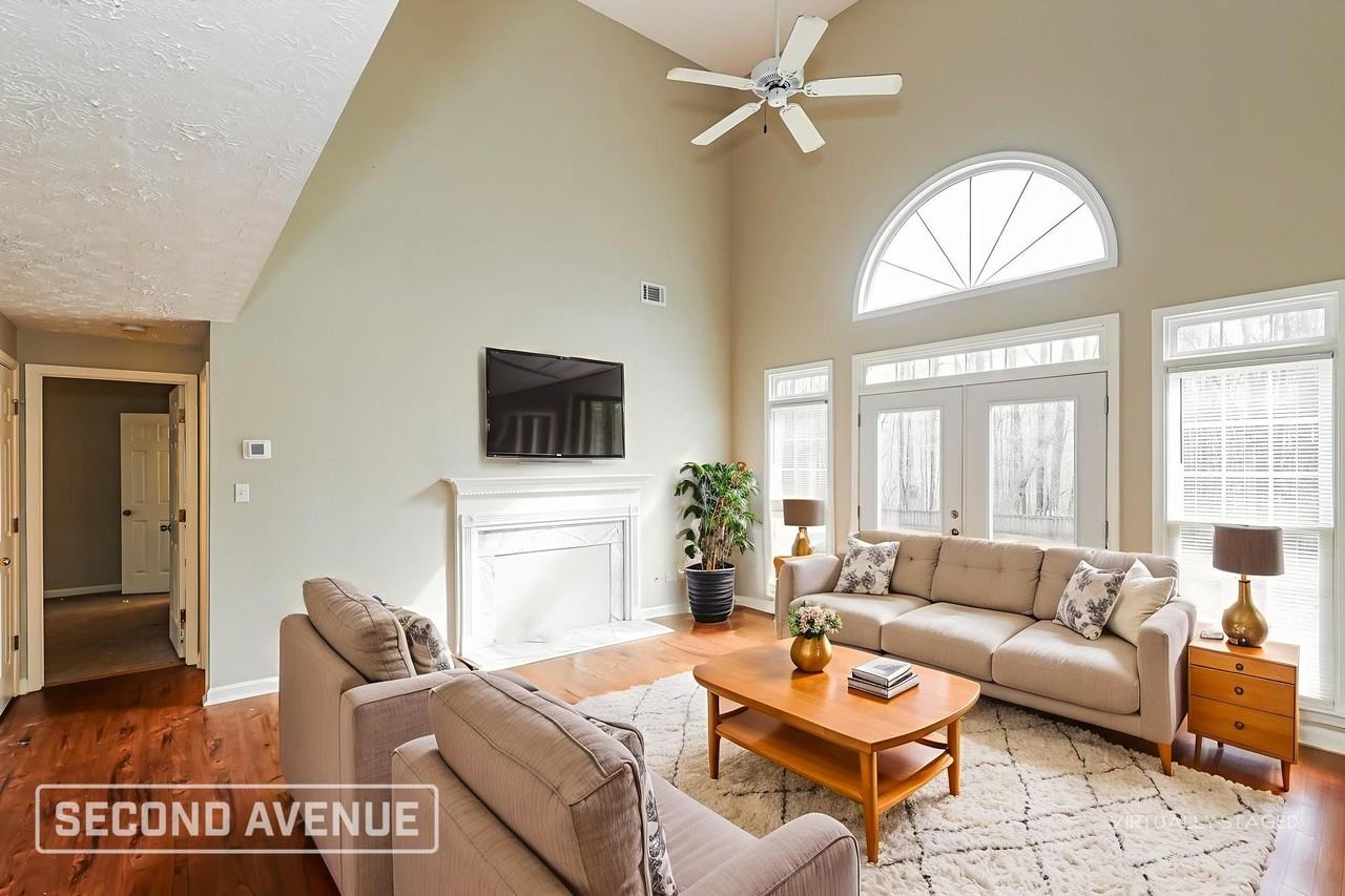 269 Yorkshire Pl - Photo 2 of 27