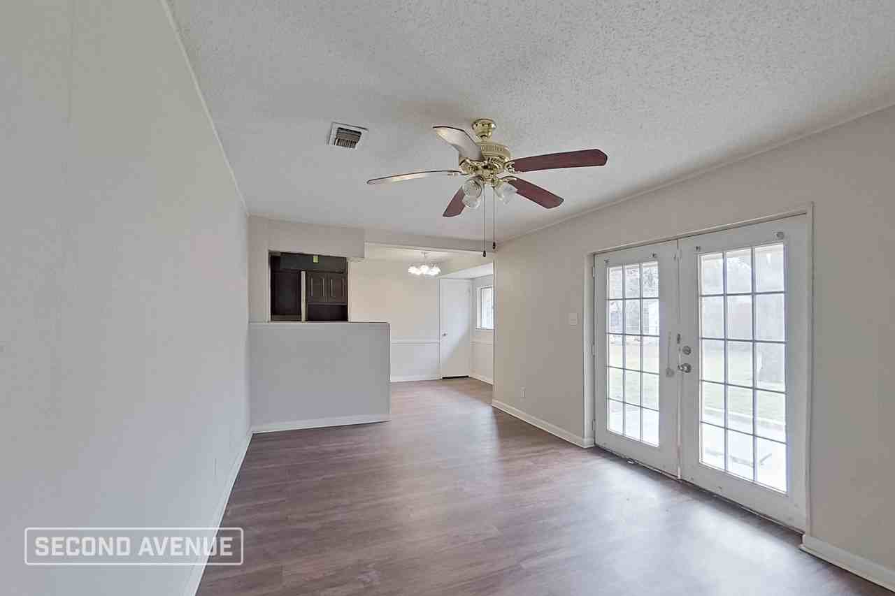 2810 Plaza St - Photo 2 of 14