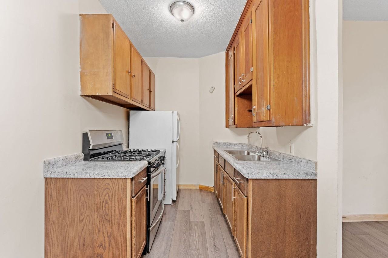 602 Mendota St #6 - Photo 2 of 10