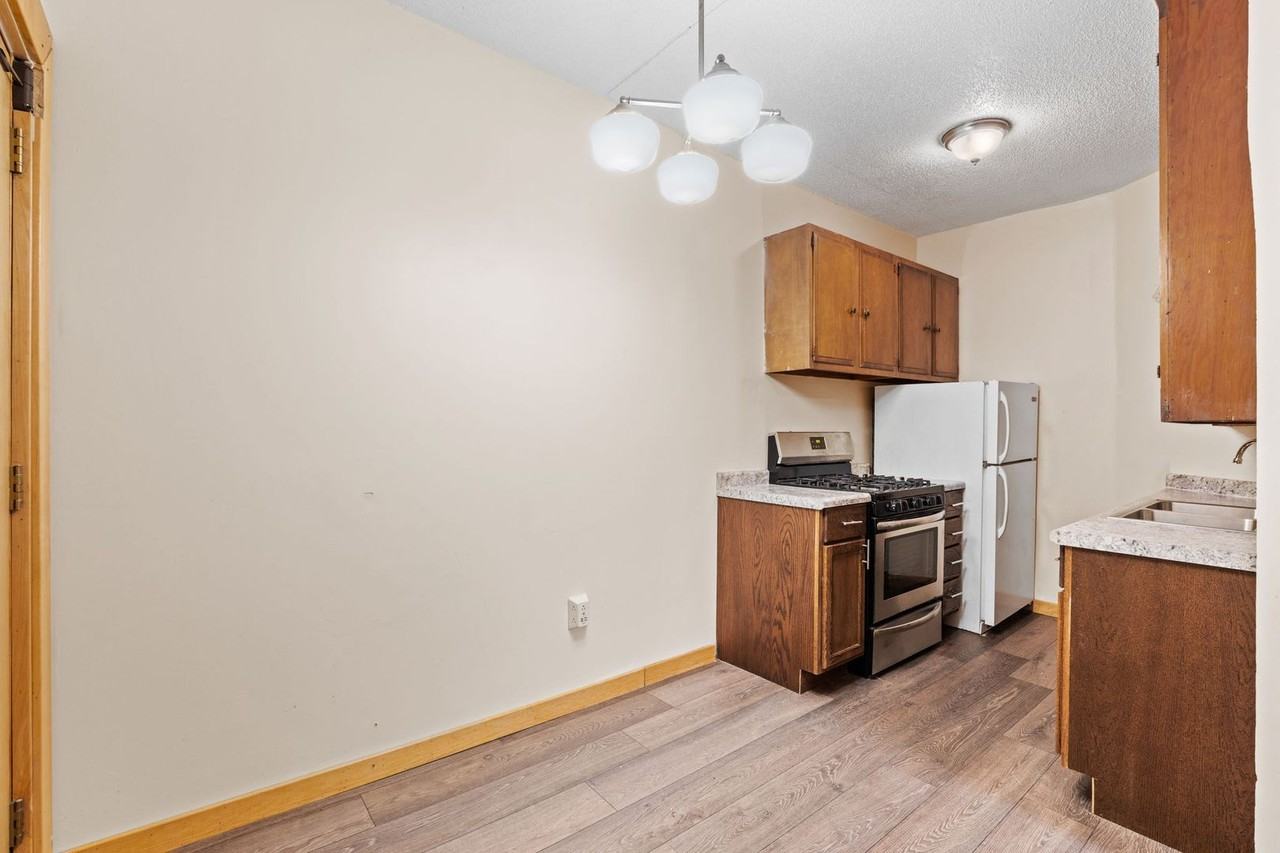 602 Mendota St #6 - Photo 4 of 10