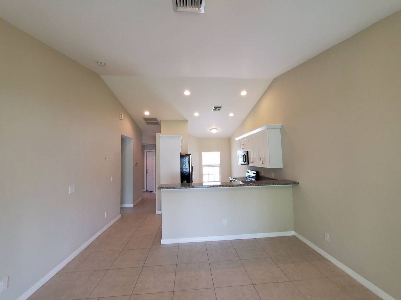 4701 Se 4th Pl - Photo 6 of 22