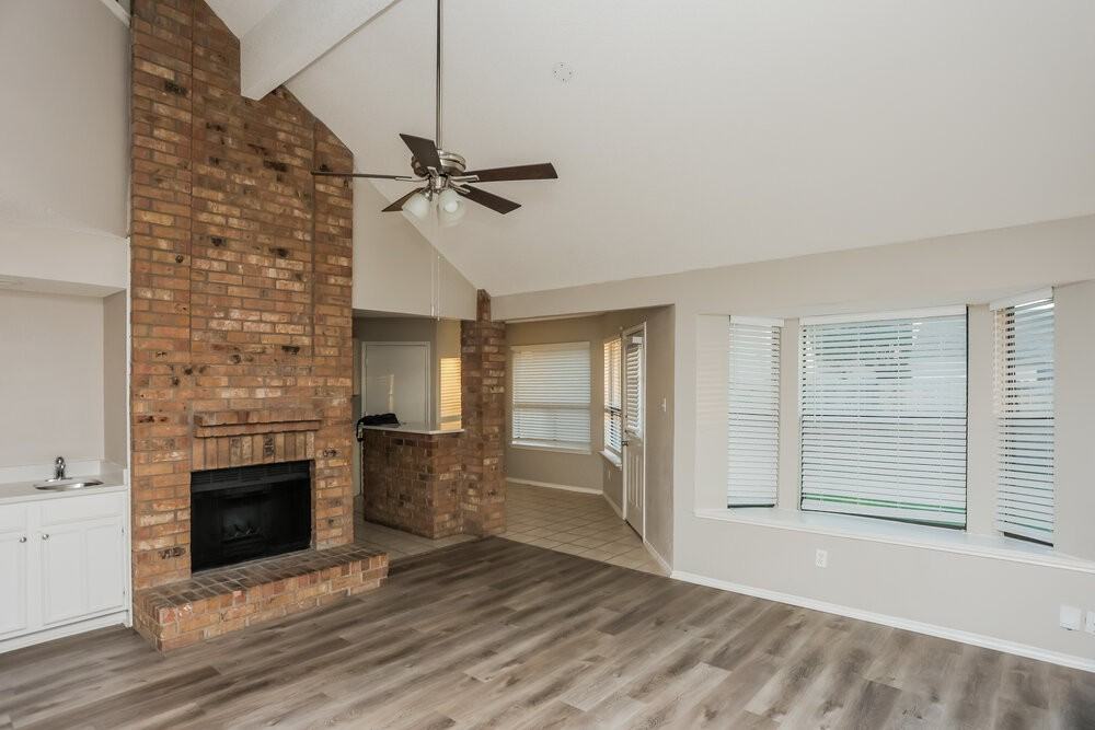 2413 Claremont Dr - Photo 4 of 20