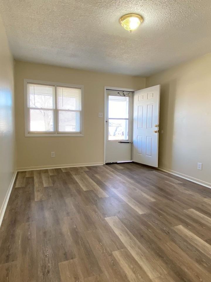 3387 Sw Brendan Ave - Photo 2 of 11