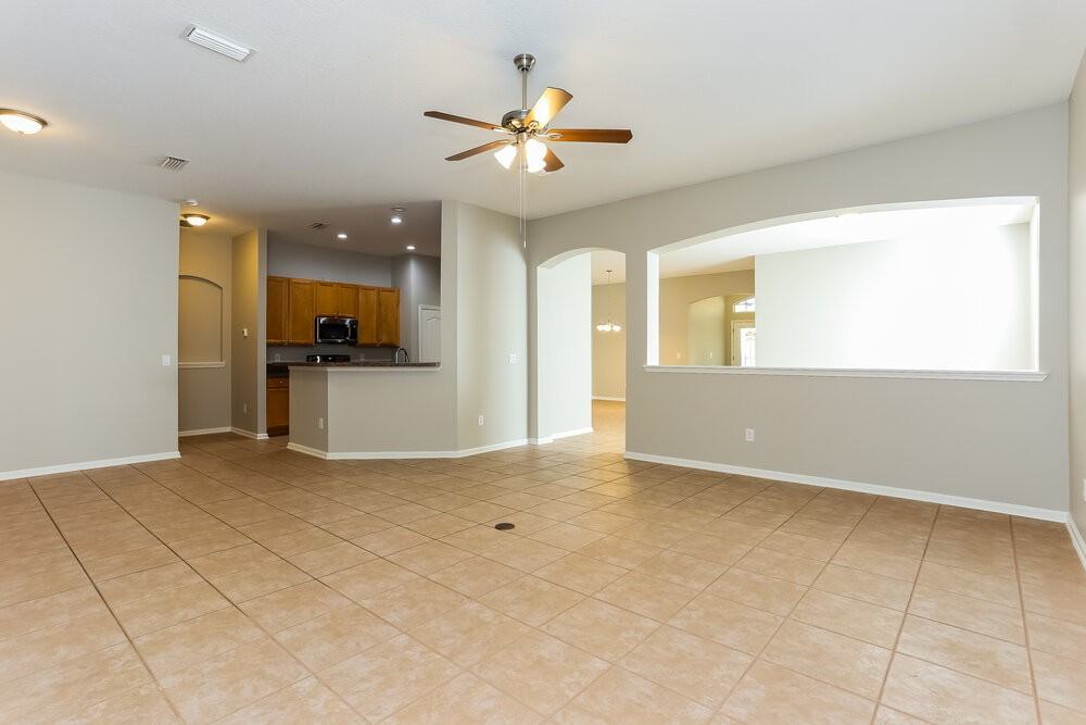 1522 Creek Point Blvd - Photo 5 of 19