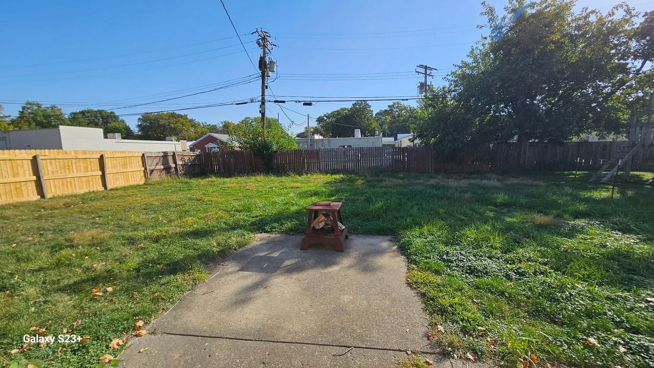 1212 Holiday Dr - Photo 4 of 18