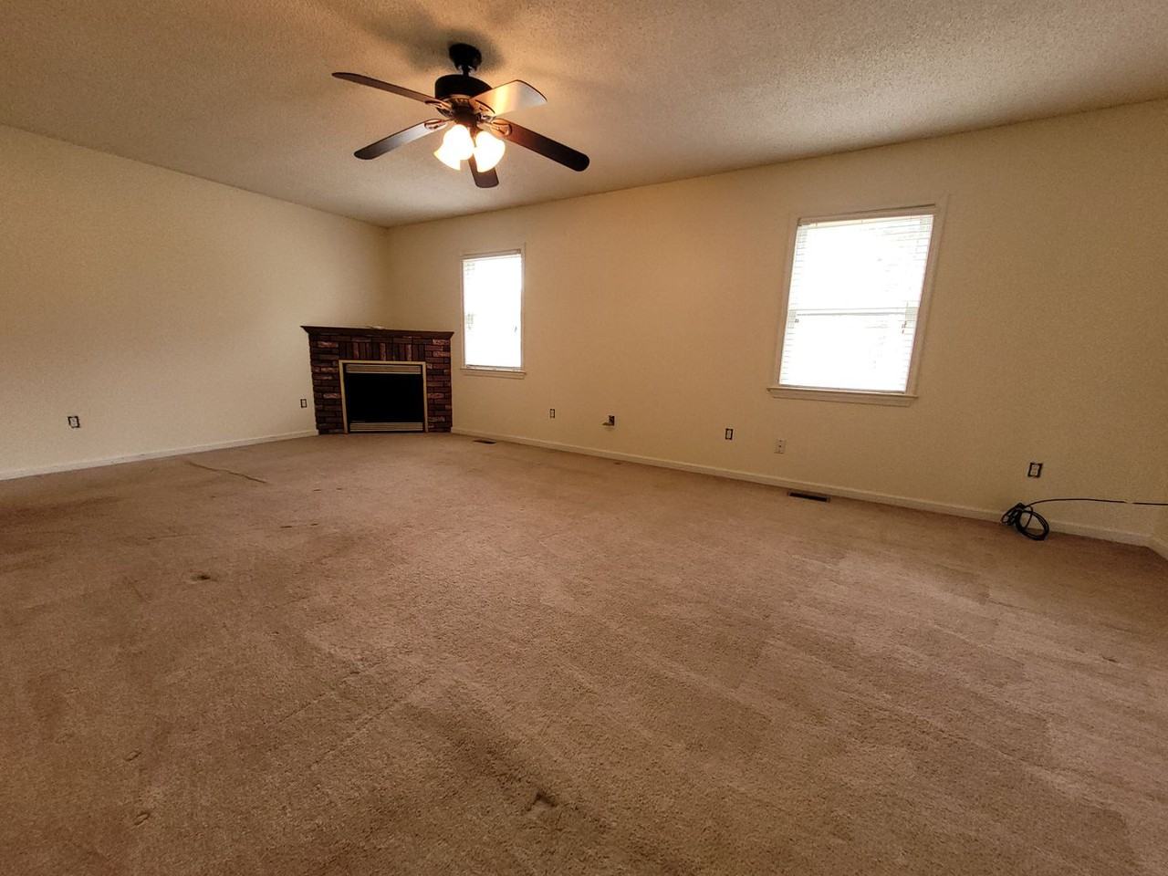 1049 Halls Creek Rd - Photo 6 of 13