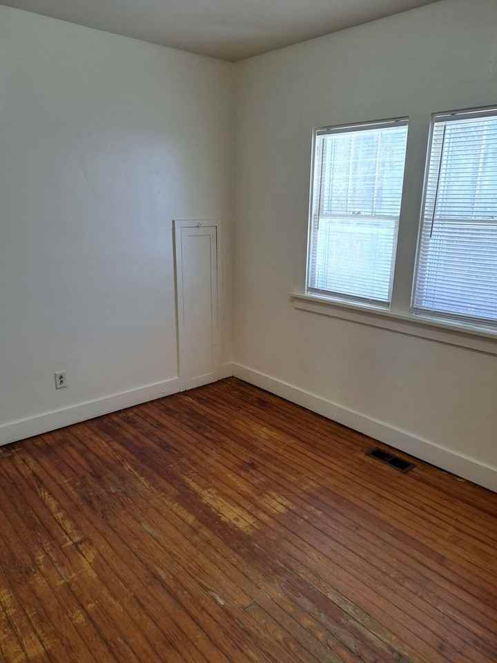 930 Drexel Ave - Photo 4 of 8