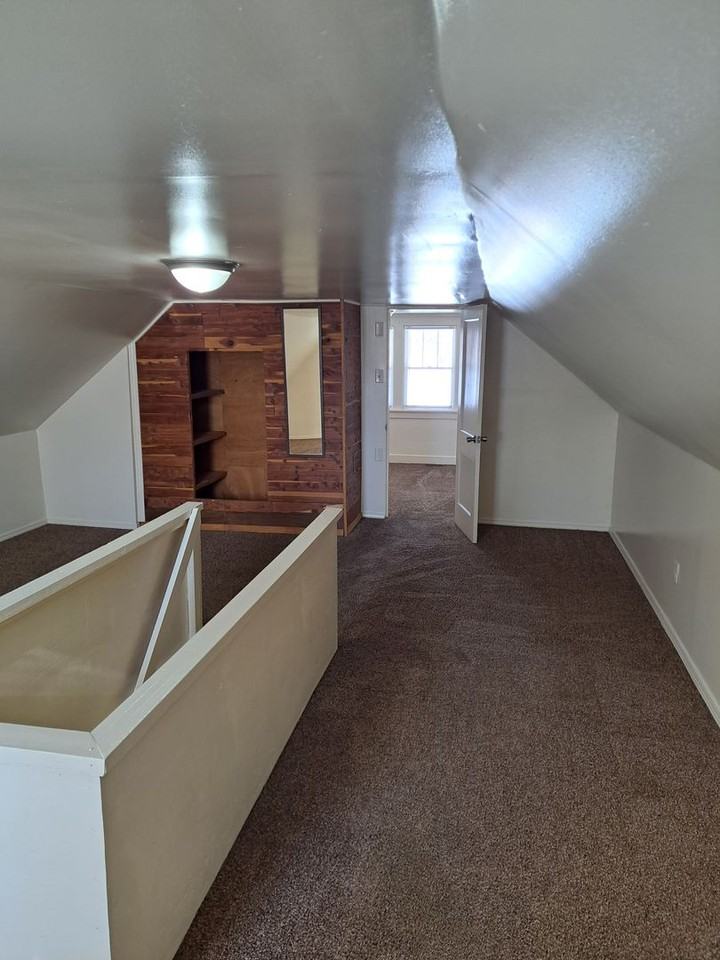 930 Drexel Ave - Photo 5 of 8