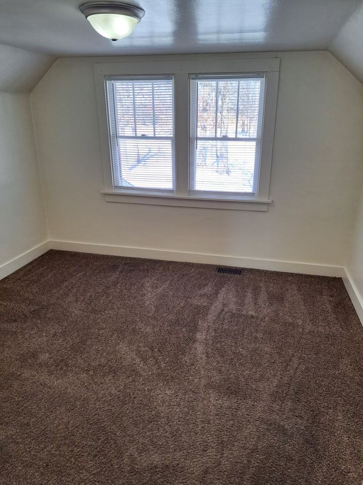 930 Drexel Ave - Photo 6 of 8