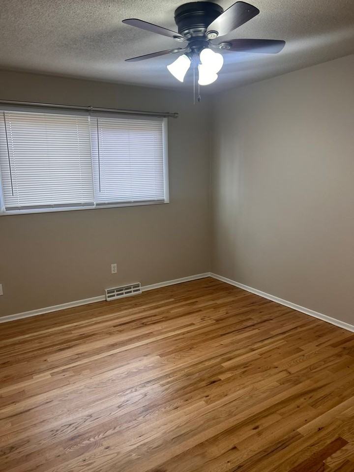 5034 Windmill Rd - Photo 7 of 14