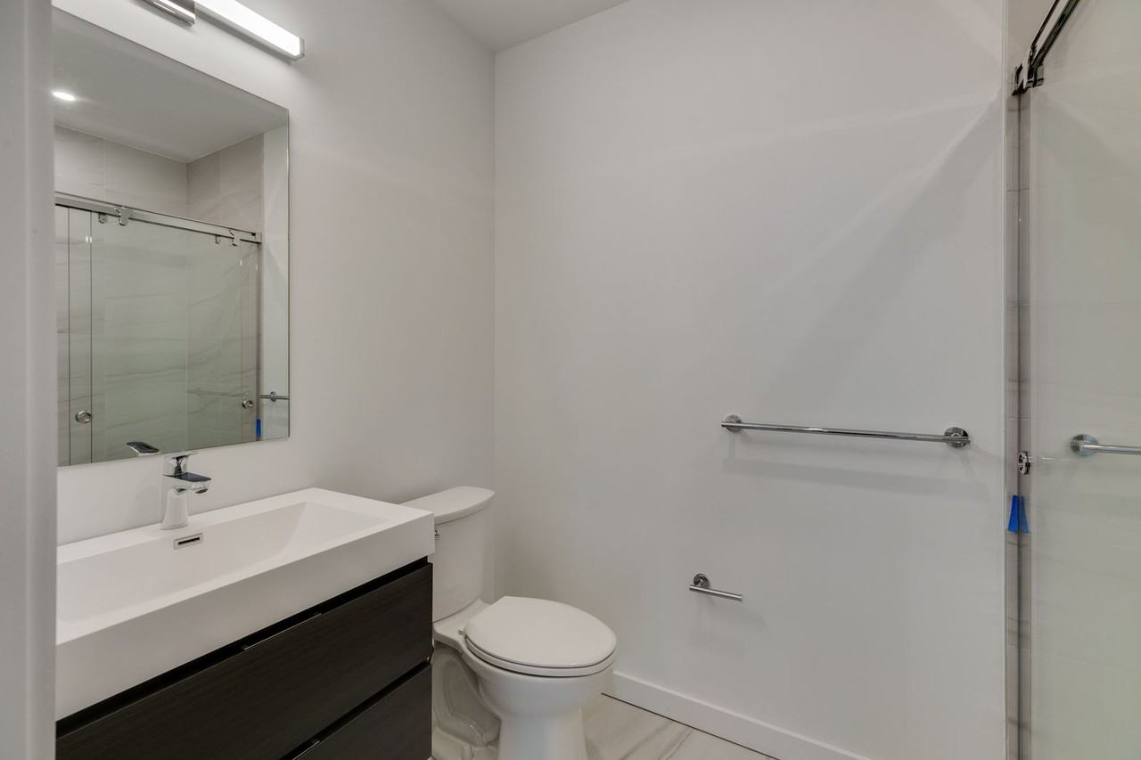 860 N 3rd St - Photo 7 of 31