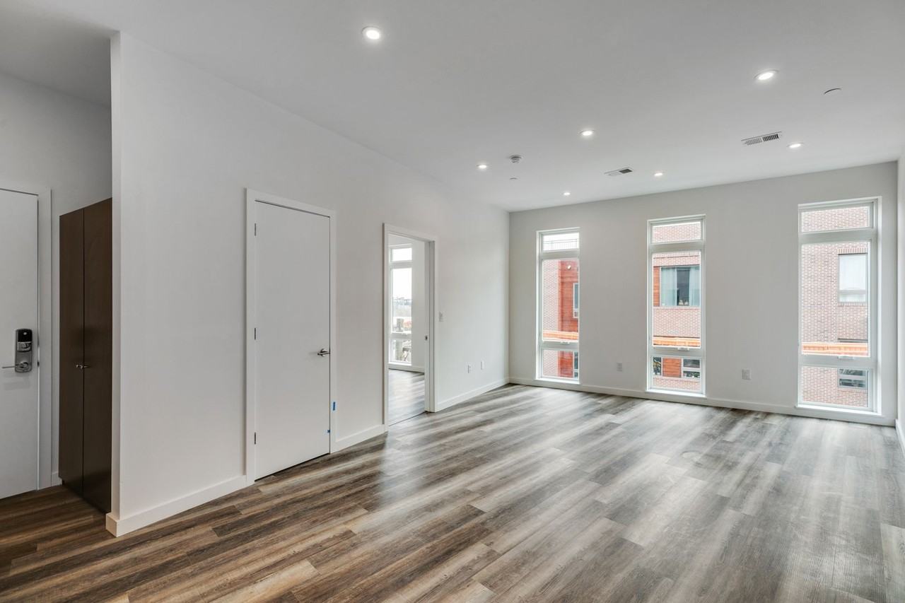 860 N 3rd St - Photo 6 of 31