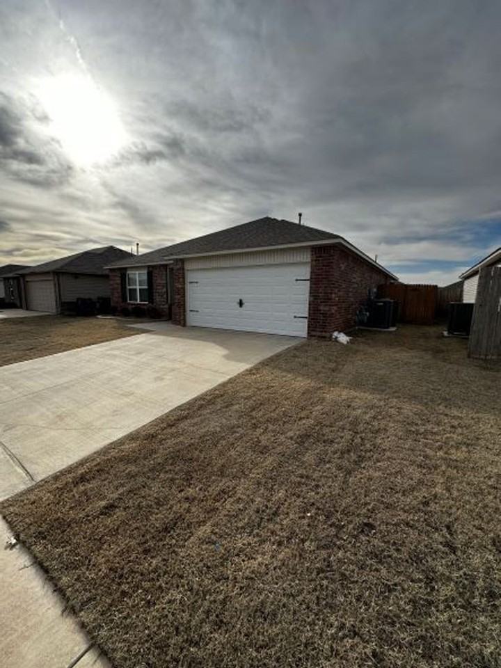 7713 Leichter Ave - Photo 2 of 15