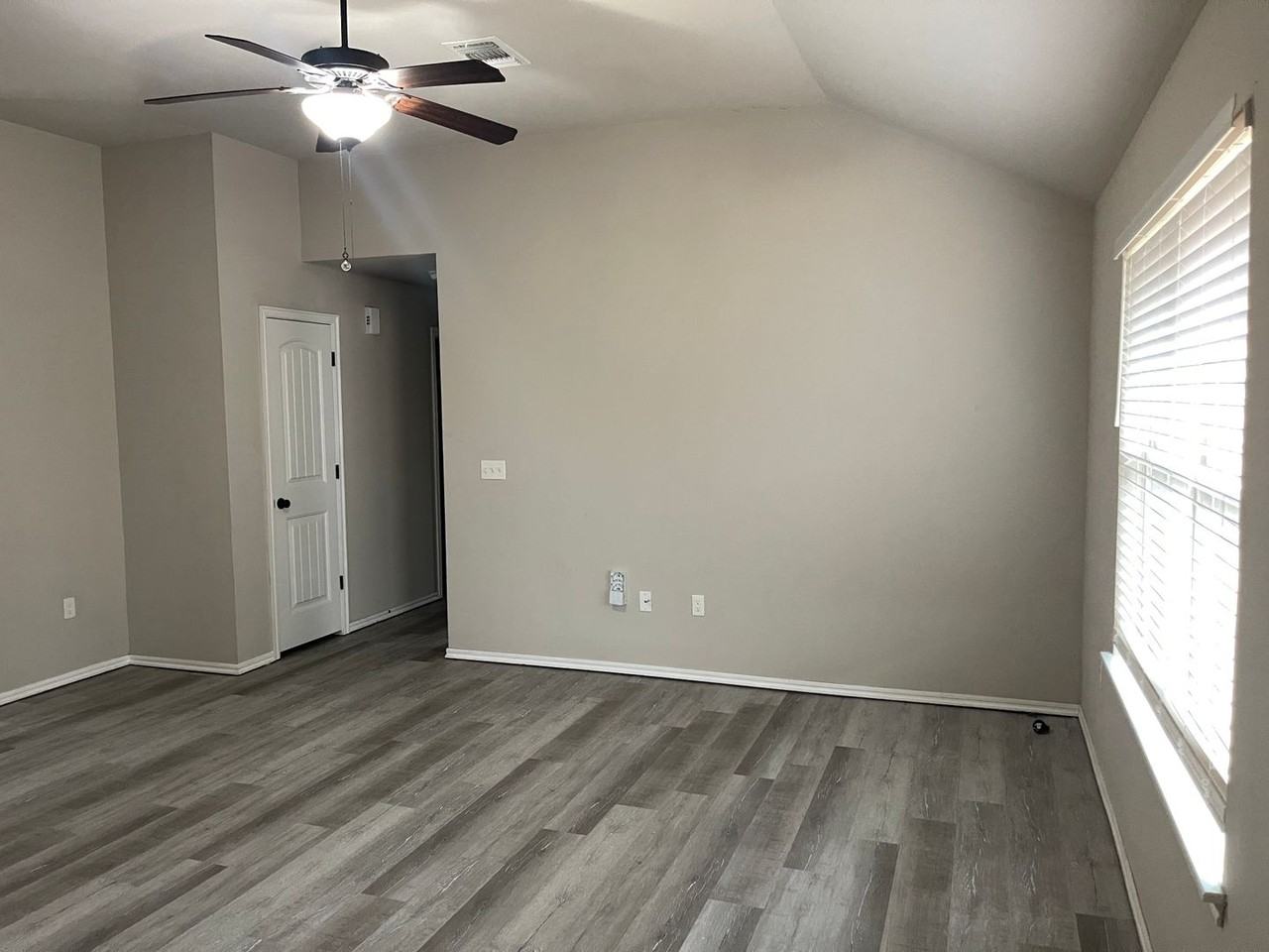 4717 Pyrope Ln - Photo 3 of 13