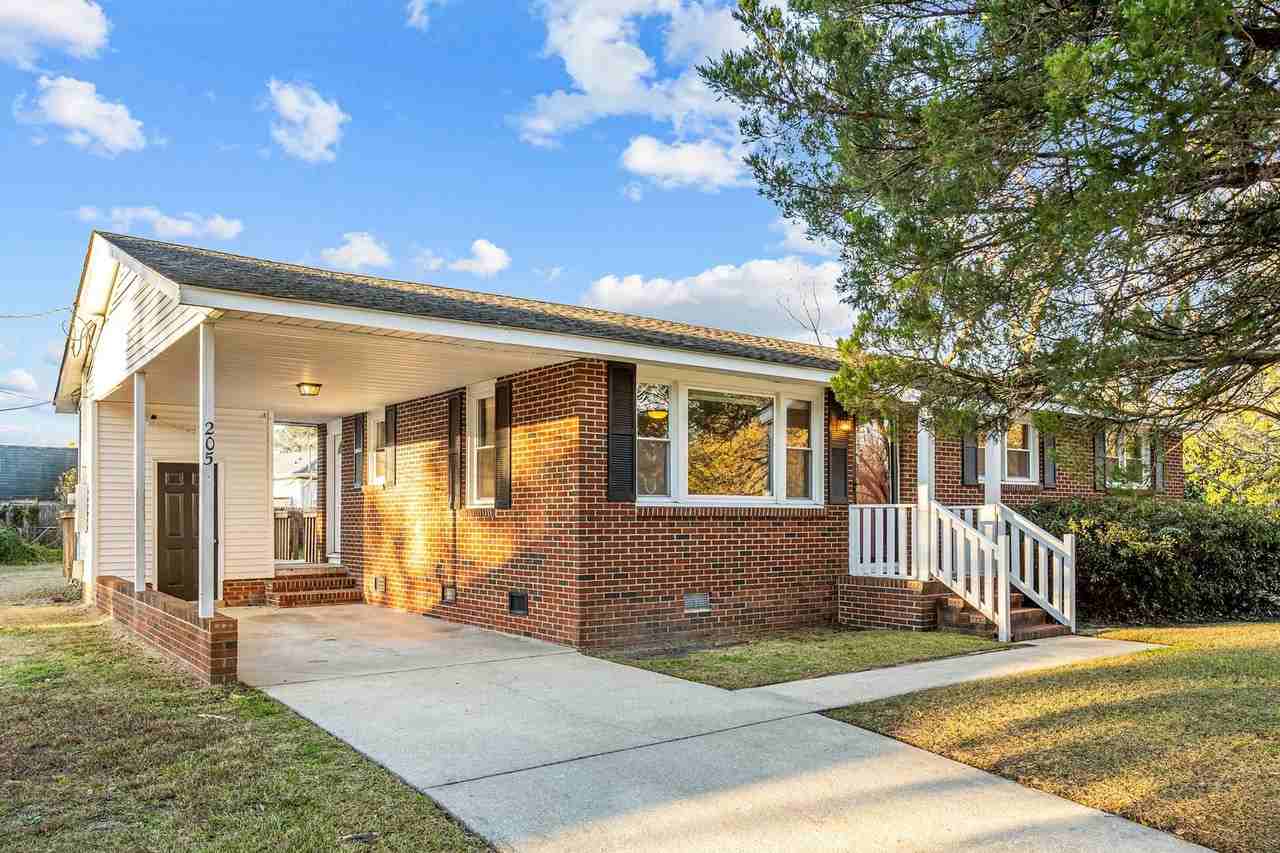 205 Regalwood Dr - Photo 2 of 23