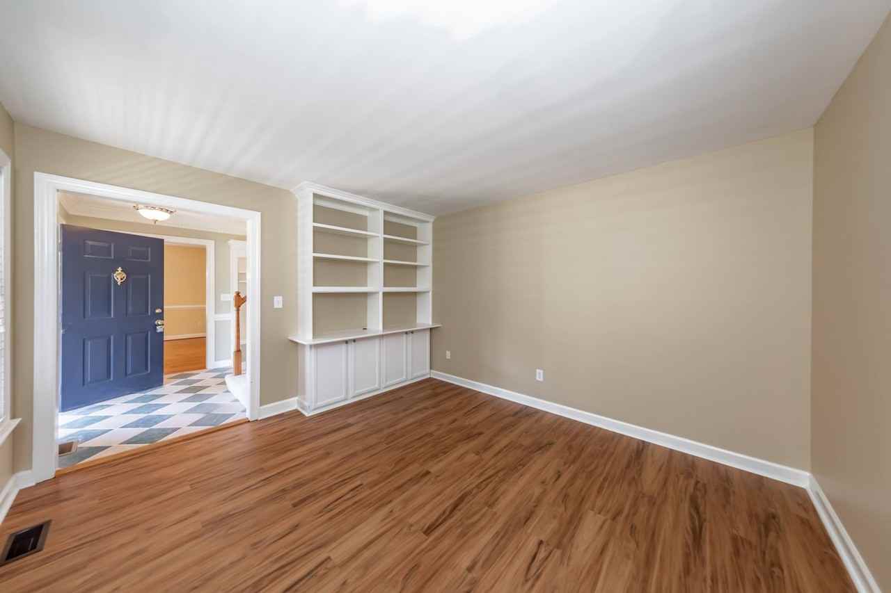 2204 Palisade Ct - Photo 3 of 27