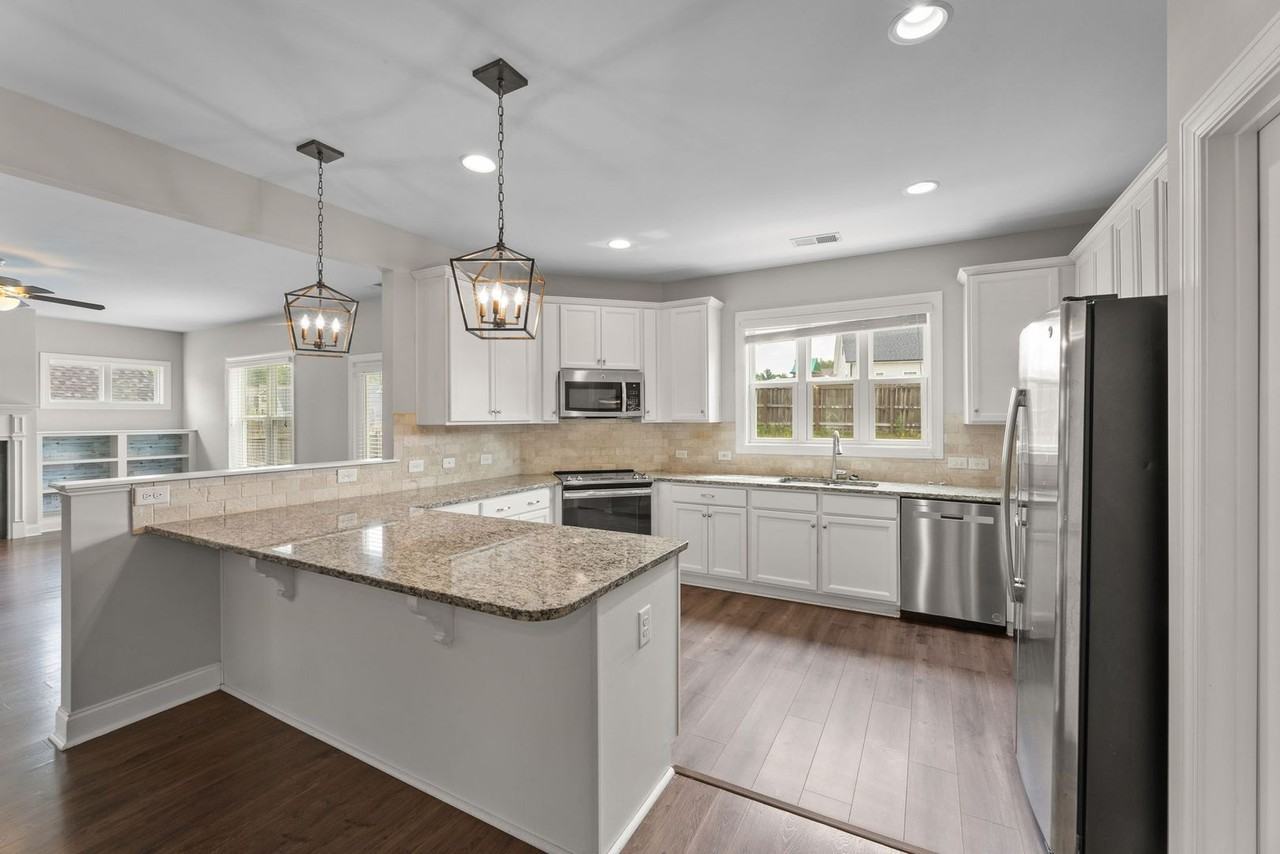 492 Whitebark Ln - Photo 3 of 20