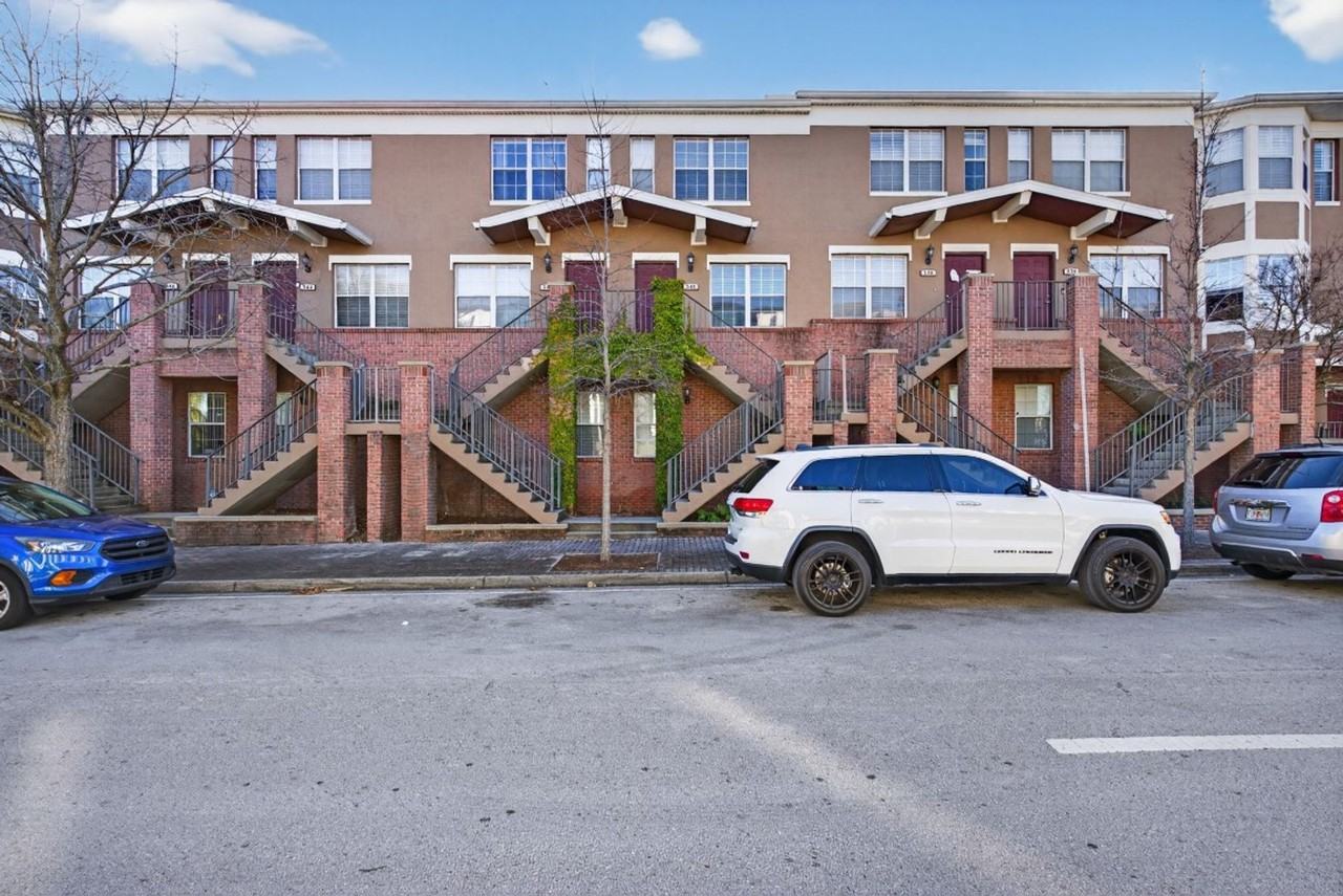 340 E Ashley St - Photo 2 of 21