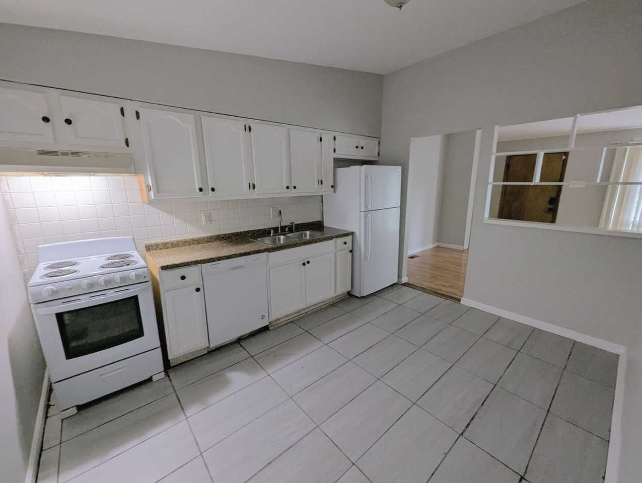 1138 Lakeview Ave - Photo 3 of 17