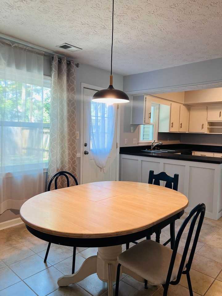 510 Oak Meadow Ln - Photo 3 of 11